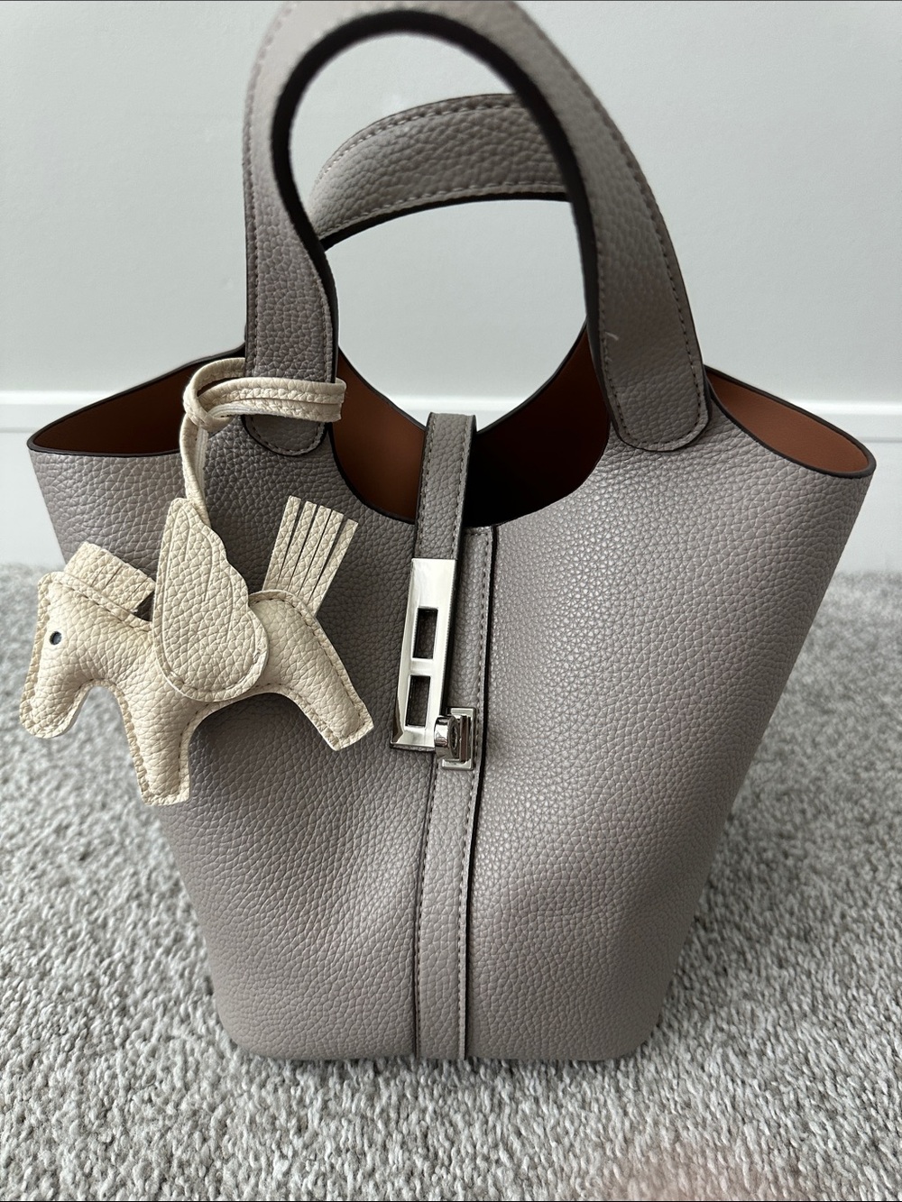 Pebbled Vegan Leather Tote Bag in Gray Taupe with Cream Bag Charm - Picture 5 of 5